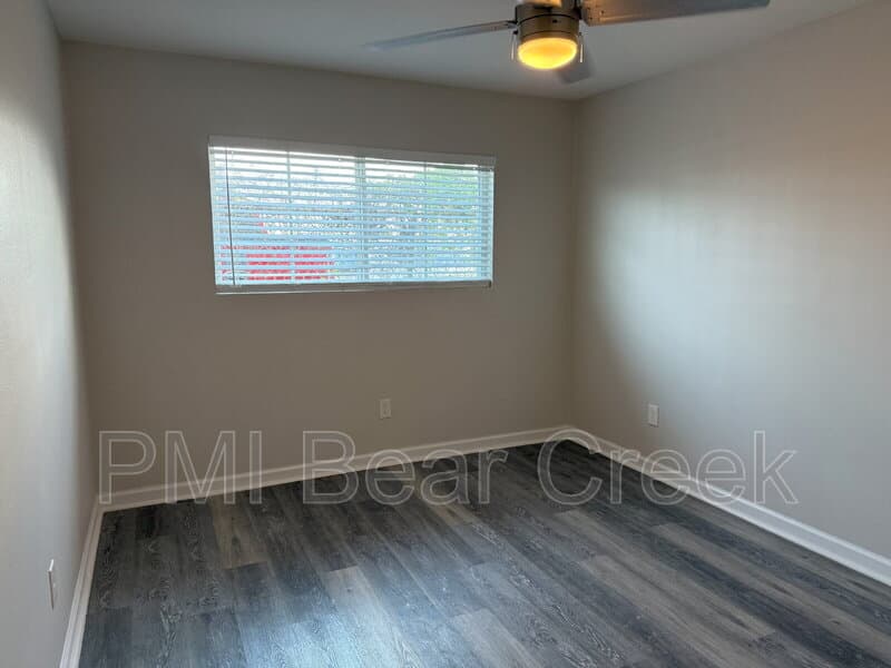 Houston Condo: 1824 Thonig Road