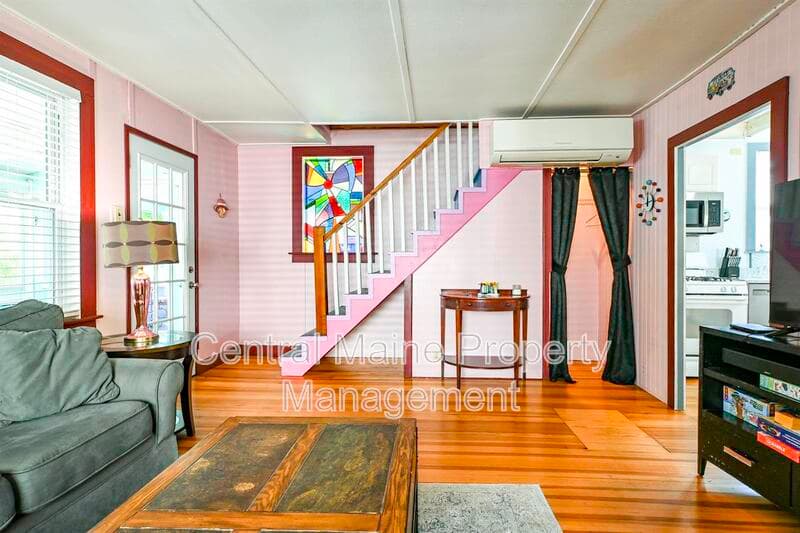 Old Orchard Beach House: 20 13th Street