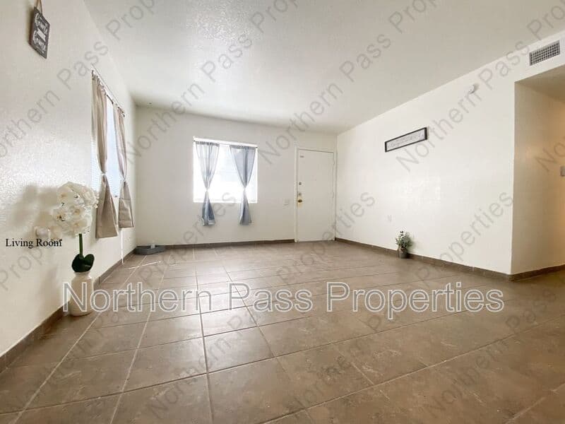 El Paso Condo: 4700 Maxwell Ave