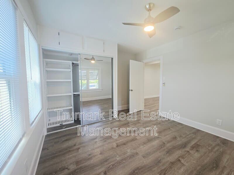 Glendale House: 433 W Garfield Ave
