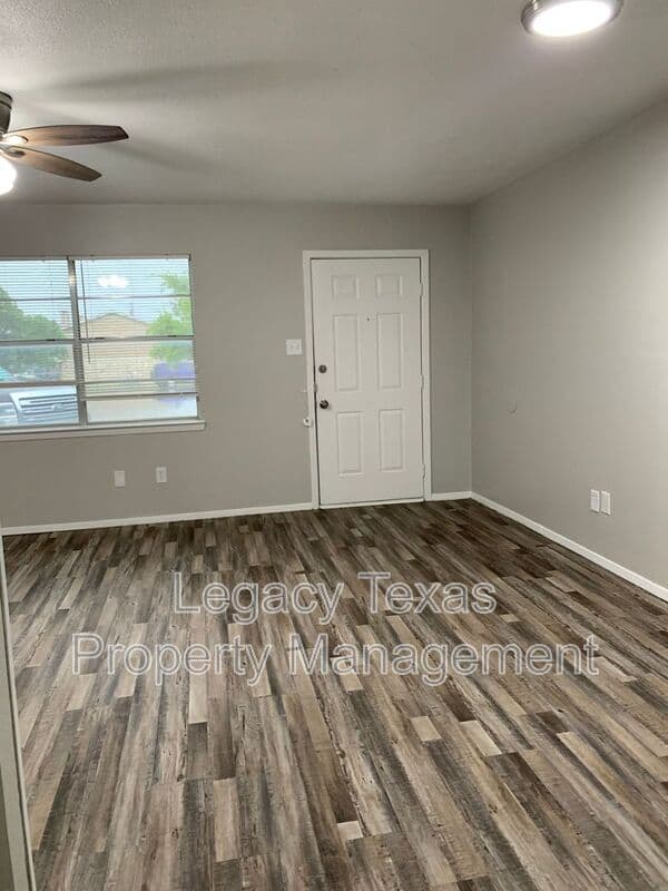 CLEBURNE Condo: 1410 Courtney Pl