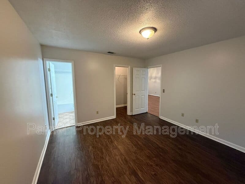 Savannah Condo: 211 Edgewater Rd
