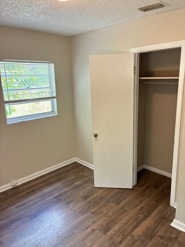 Jacksonville House: 4520 Bessie Circle West