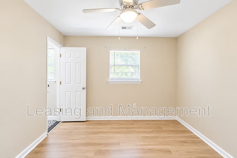 Charleston House: 305 Millcreek Drive