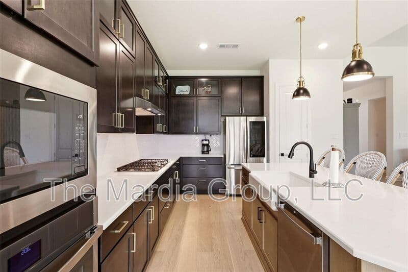 Mclendon Chisholm House: 1721 Salvatore Lane