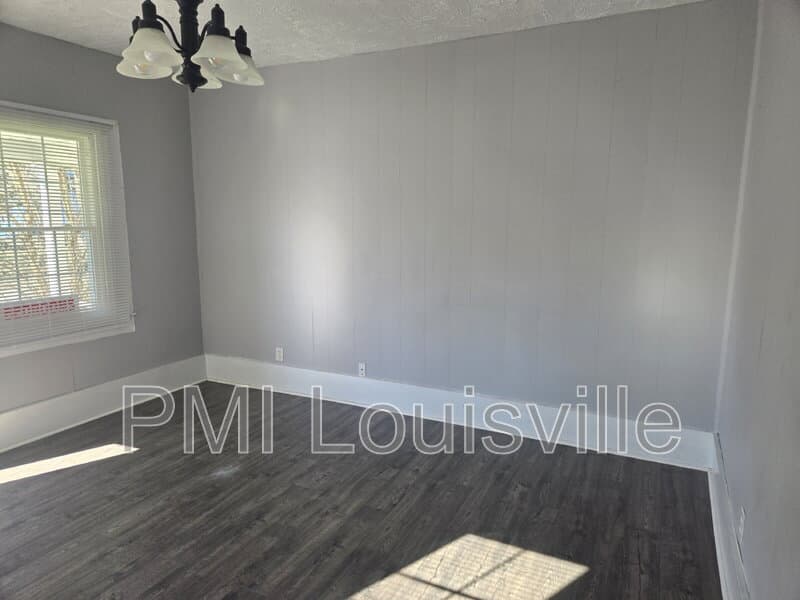 Louisville House: 3605 Larkwood Ave