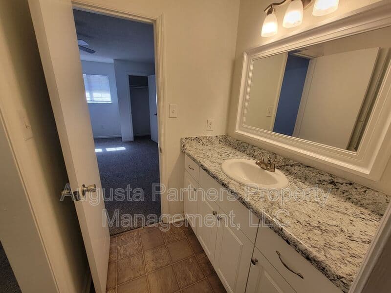 Augusta Condo: 777 Stevens Creek Road