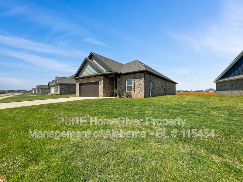 Meridianville House: 221 John Harold Dr