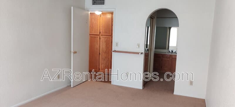 Tempe Condo: 819 N College Ave