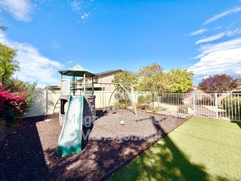 Menifee House: 33205 Gypsum St