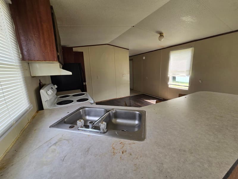 Fayetteville House: 2502 Cattail Cir