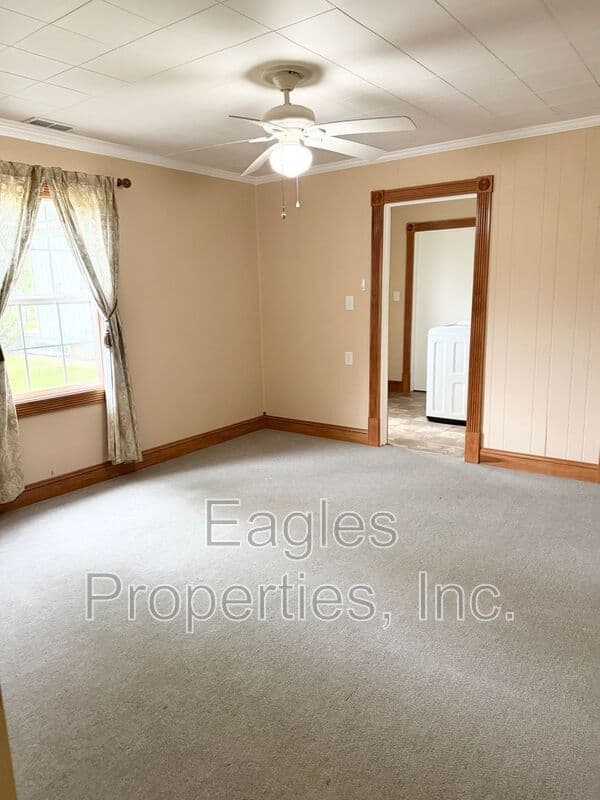 Dudley House: 1380 GENOA RD