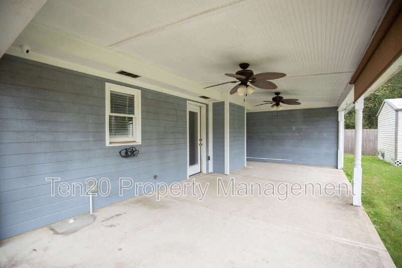 Smiths Station House: 776 Lee Rd 222