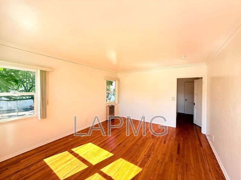 Los Angeles House: 3531 12th Avenue