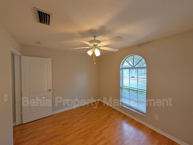 Valrico House: 913 Stallion Way