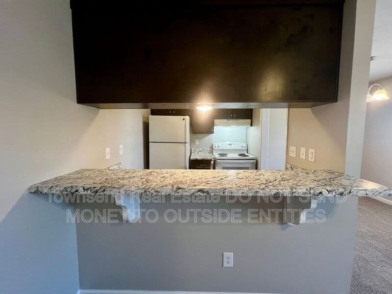 Fayetteville House: 1425D Ireland Dr