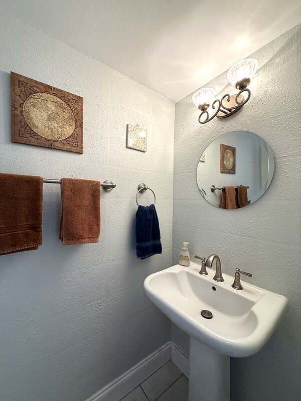 Temple Terrace Townhome: 8645 Lake Isle Drive - 1