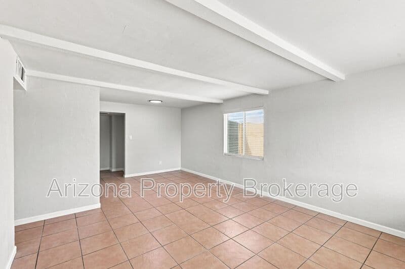 Phoenix House: 3302 W. Solano Dr. South