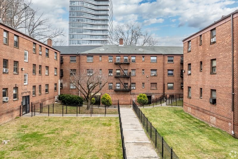 East Orange Condo: 255-271 S Harrison St - A4