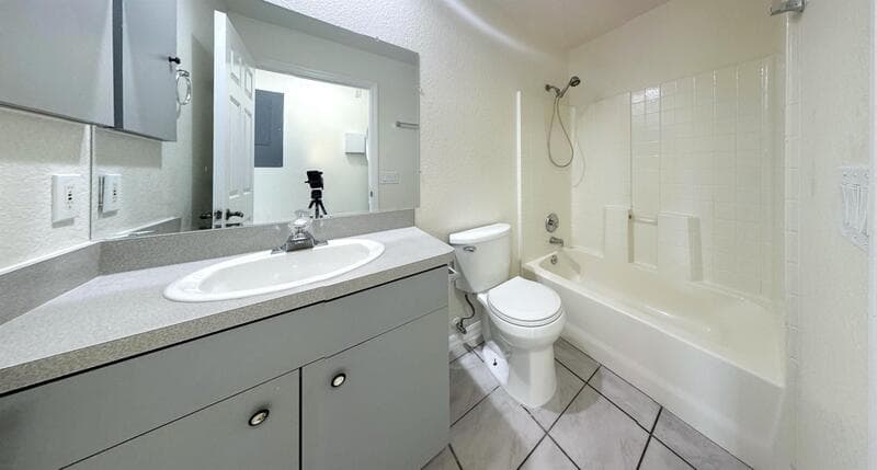 Englewood Condo: 9272 Anita Avenue