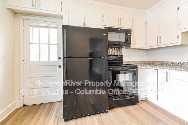 Columbia House: 2308 Manse St