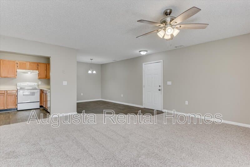 Edgefield Condo: 320 Peachtree Street - 325-21