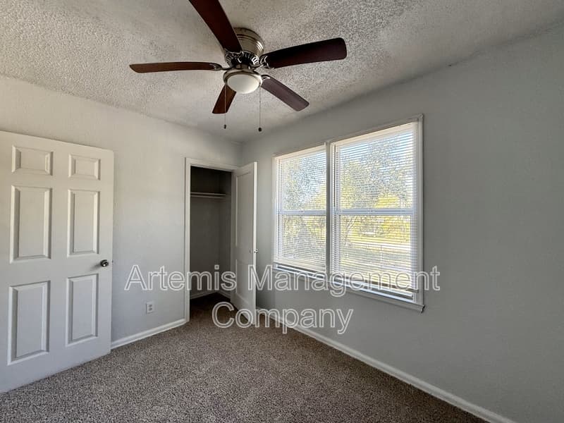 Jacksonville House: 1138 Saratoga Boulevard