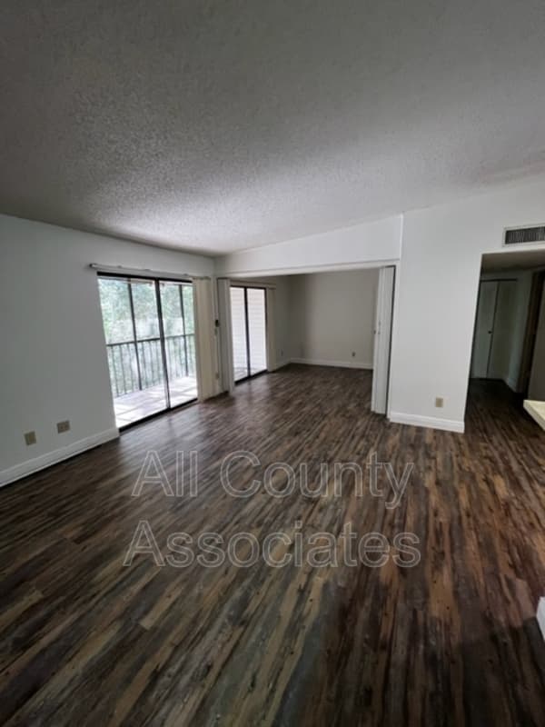 Palm Harbor Condo: 3277 Fox Chase Cir N