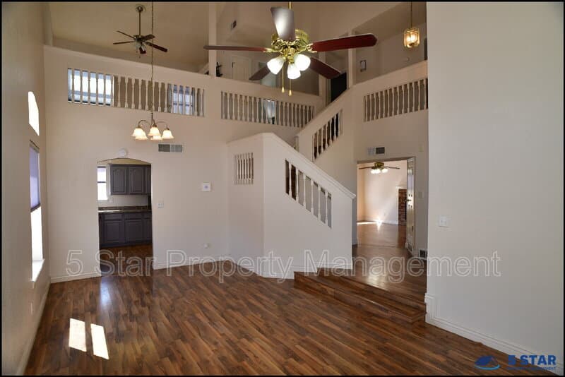 El Paso House: 12062 Ben Proctor Dr