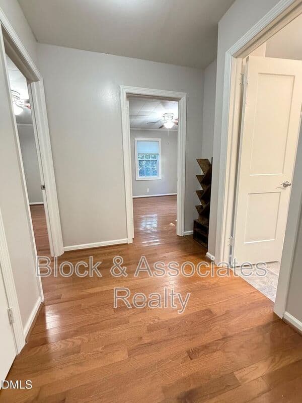 Raleigh House: 5215 Vann Street
