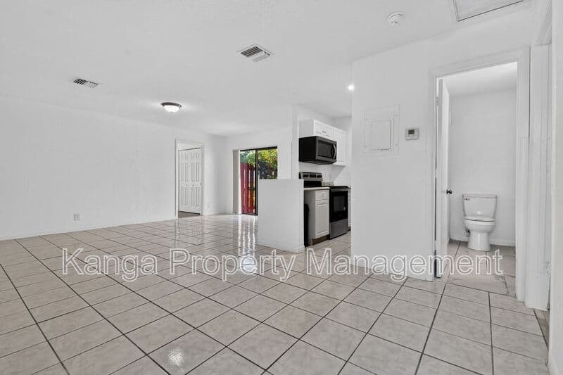 Boynton Beach Condo: 1 Crossings Circle