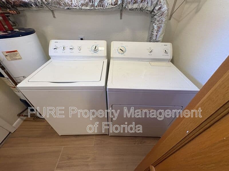 Ocala House: 6807 NW 62nd Place