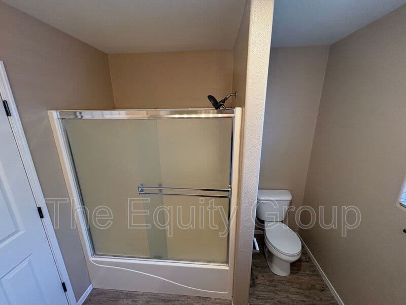 Visalia House: 2967 West Jerome Ave