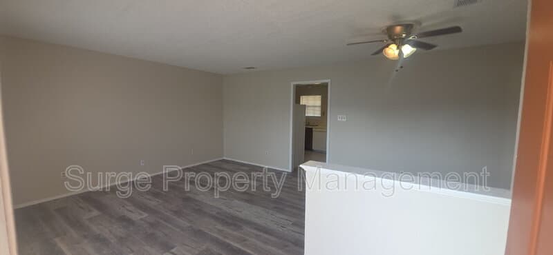 Benbrook Condo: 237 Vista Way