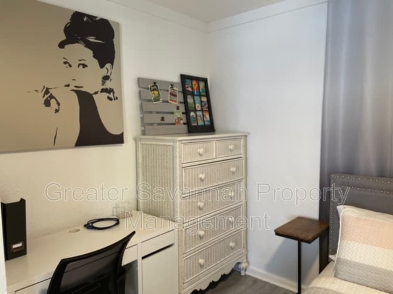 Savannah House: 626 East Waldburg Street