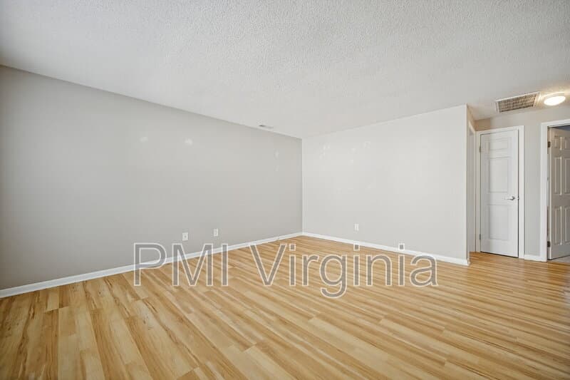 Virginia Beach Condo: 4509 Guam St