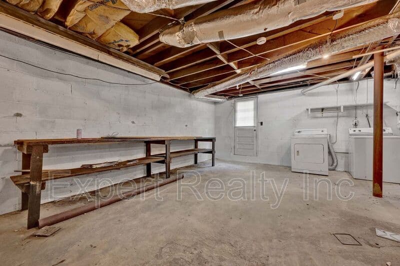 Birmingham House: 2249 4th Place Circle NE