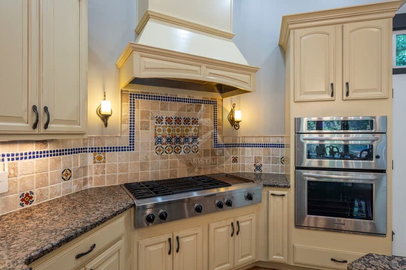 Kennesaw House: 5211 Hadaway Rd NW