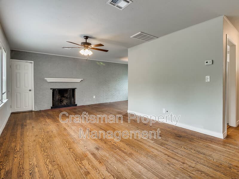 The Village House: 1414 Oxford Way
