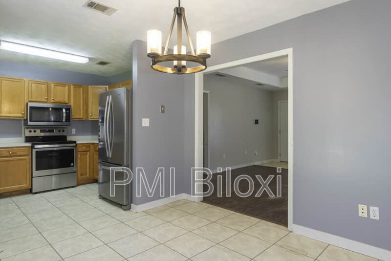 Gulfport House: 13011 Windcrest Lane
