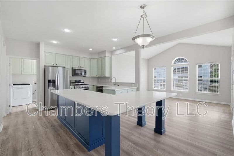 Chantilly House: 42211 Marcy Way