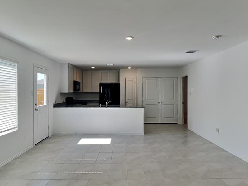 Fort Worth House: 9809 Papillion Way