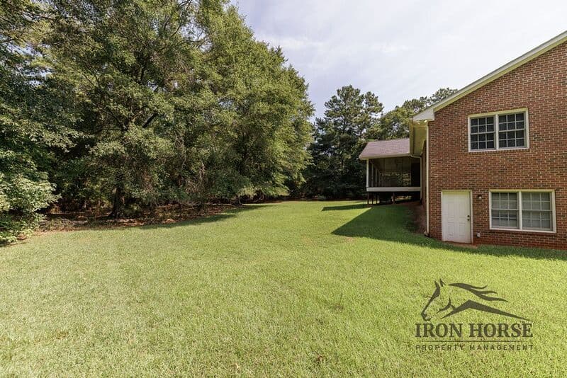 Athens House: 8671 Macon Hwy