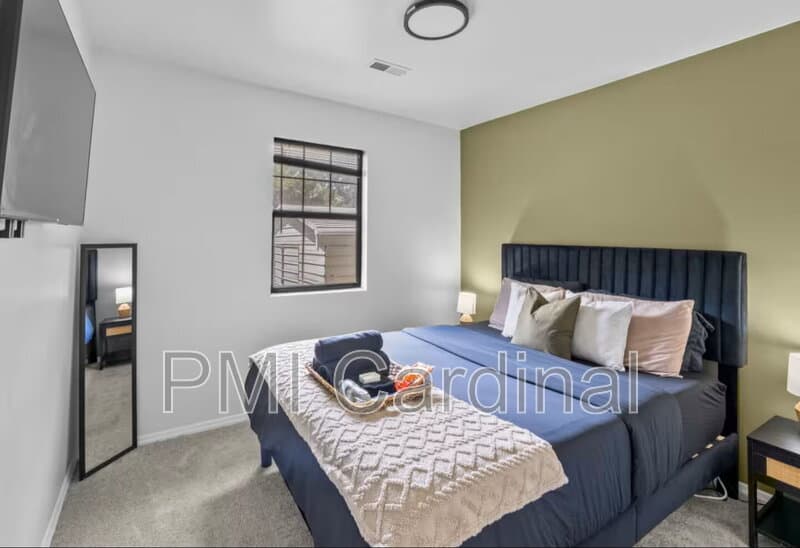 Charlotte House: 2117 Wilson Ave