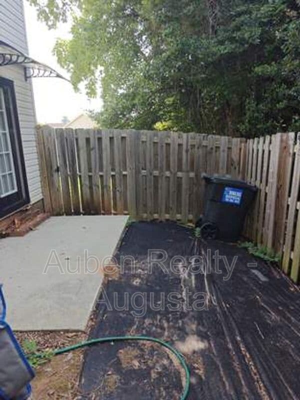Augusta House: 2078 Reserve Lane