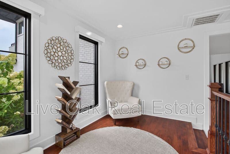 Virginia Beach House: 1316 Lambeth Lane