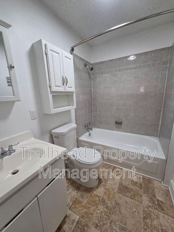 Kansas City House: 3433 Central St