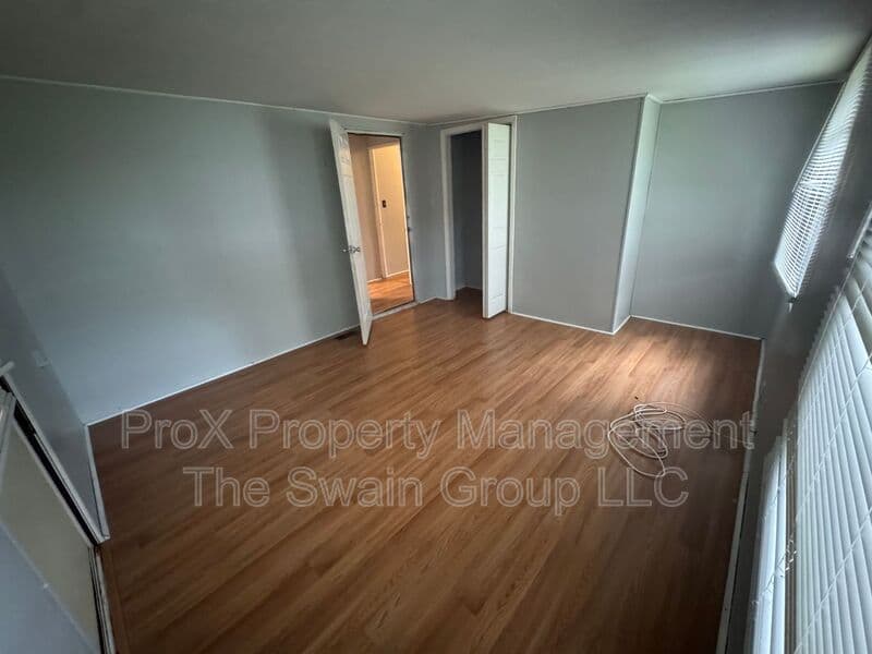 Lakeland House: 534 Oak Ridge E