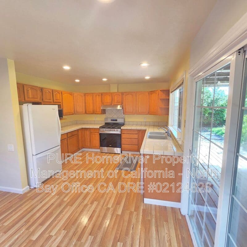 Cotati House: 8499 Lasalle Ave