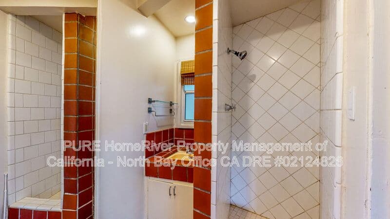 Sausalito Condo: 25 Woodward Avenue